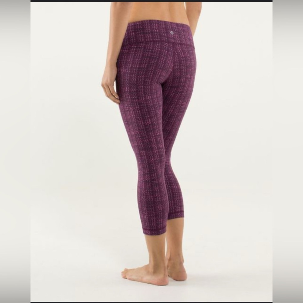 Lululemon Wunder Under 21” Cropped Leggings- EUC - Picture 2 of 8